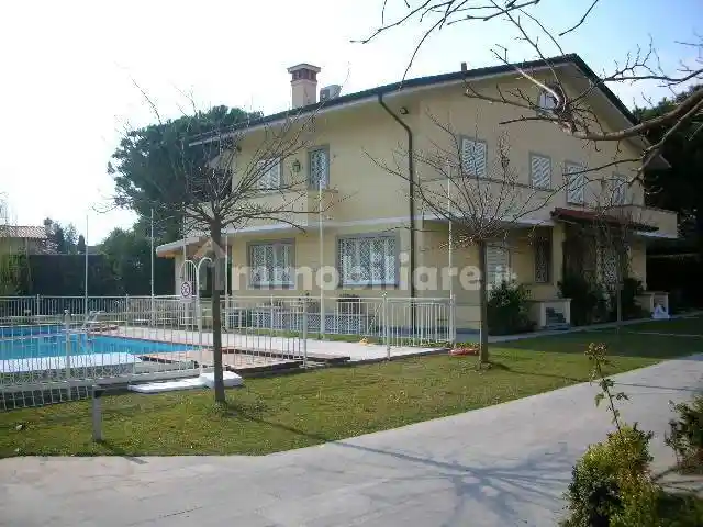 Villa in affitto a Forte dei Marmi