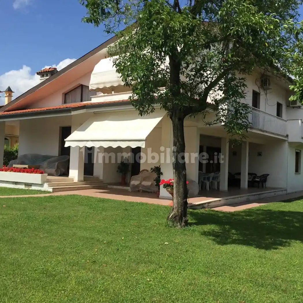 Villa in affitto a Forte dei Marmi