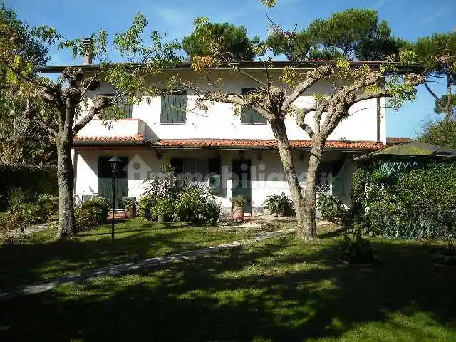 Villa in affitto a Massa