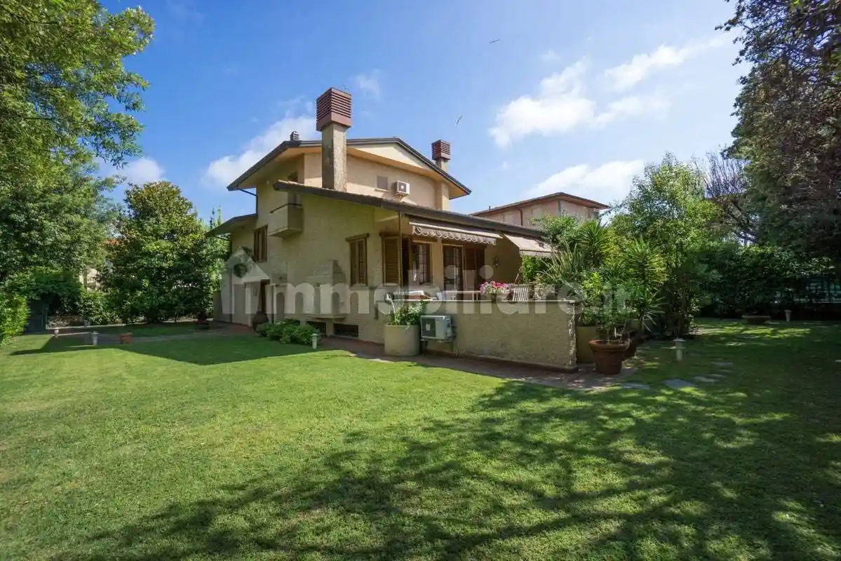 Villa in affitto a Forte dei Marmi