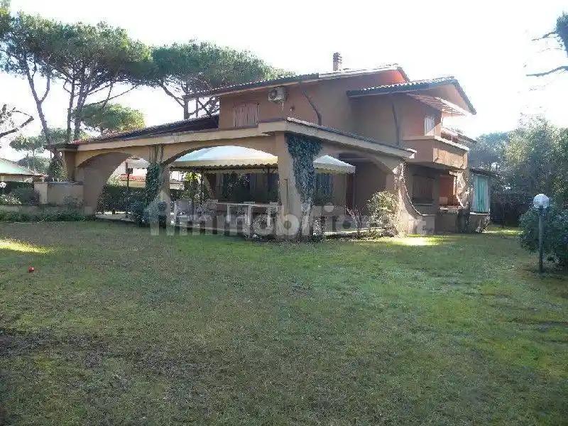 Villa in affitto a Forte dei Marmi