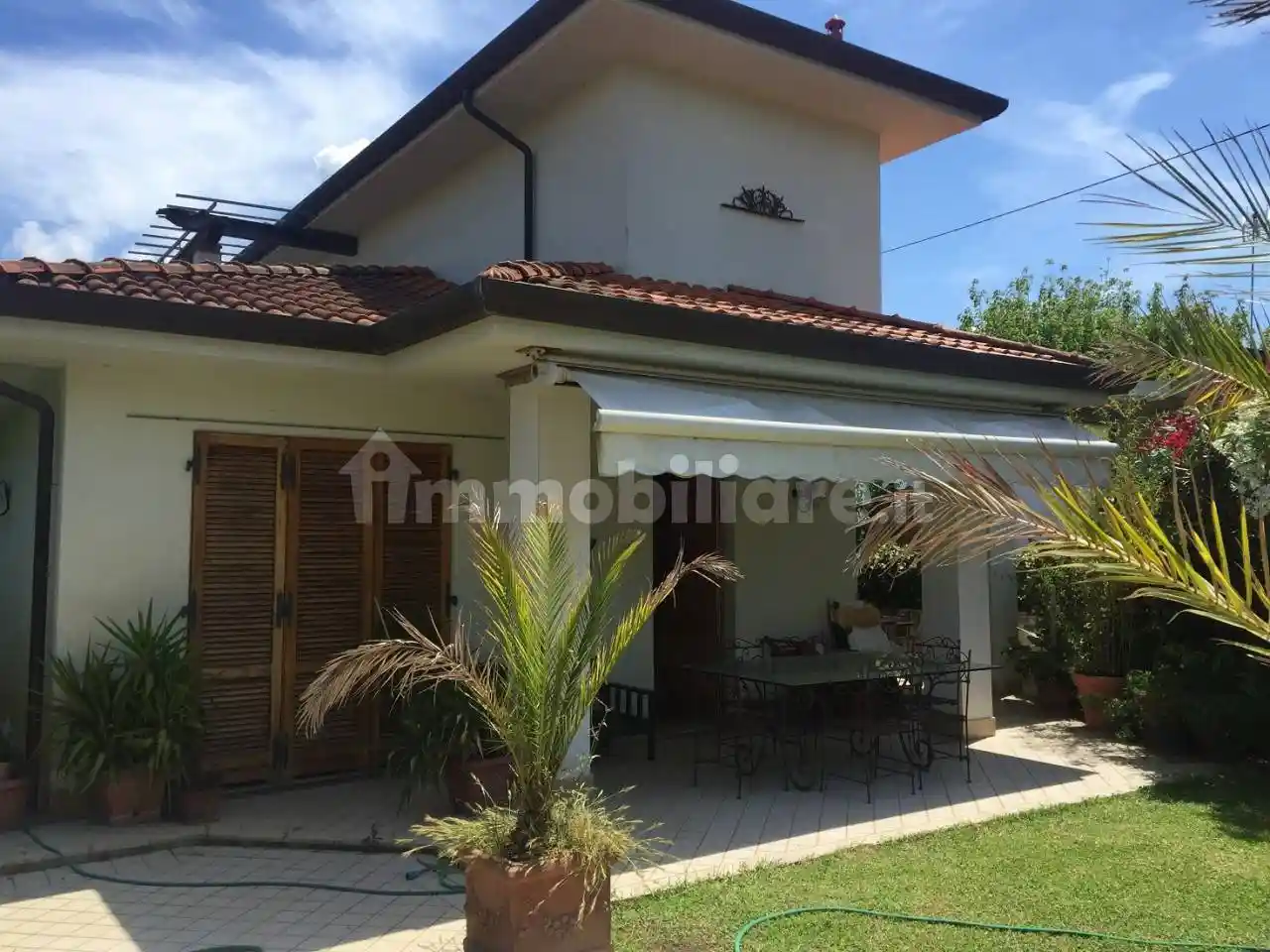 Villa in affitto a Forte dei Marmi