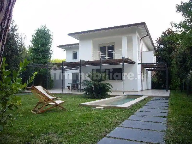Villa in affitto a Forte dei Marmi