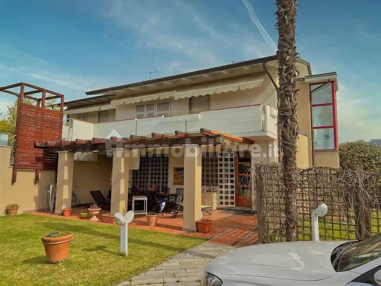 Villa in affitto a Massa