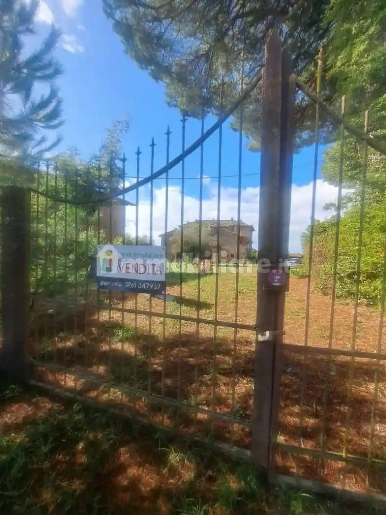 Rustico - Casale in vendita a Capranica