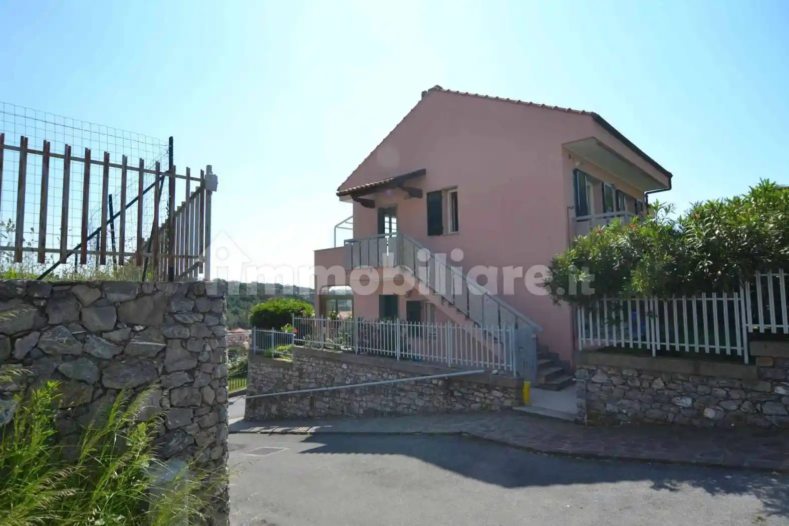 Appartamento in vendita a Toirano