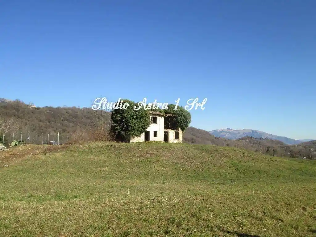 Rustico - Casale in vendita a Castelcucco