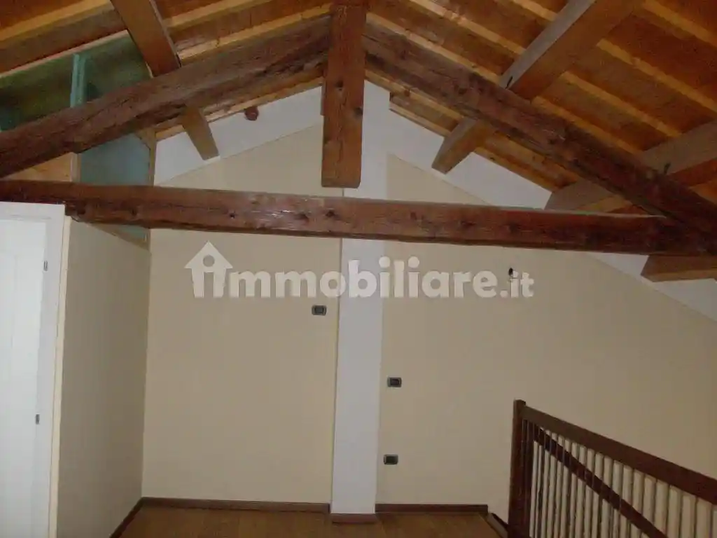 Appartamento in vendita a Cavaso del Tomba