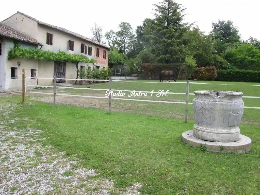 Rustico - Casale in vendita a Fonte