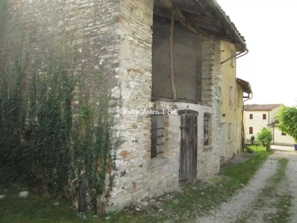 Rustico - Casale in vendita a Cavaso del Tomba
