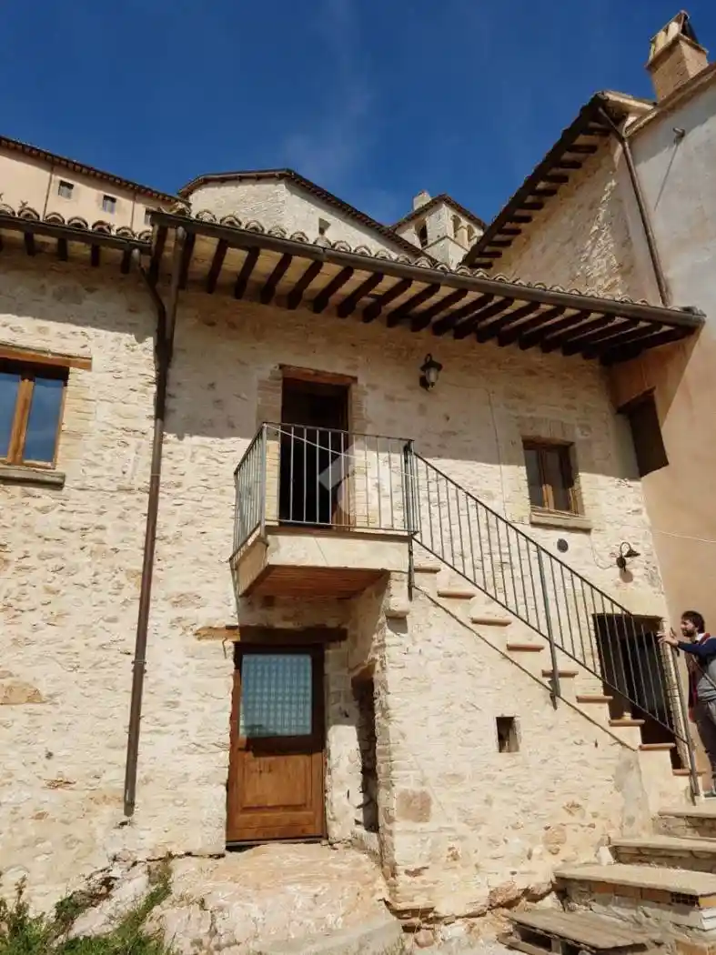 Casa indipendente in vendita a Sellano