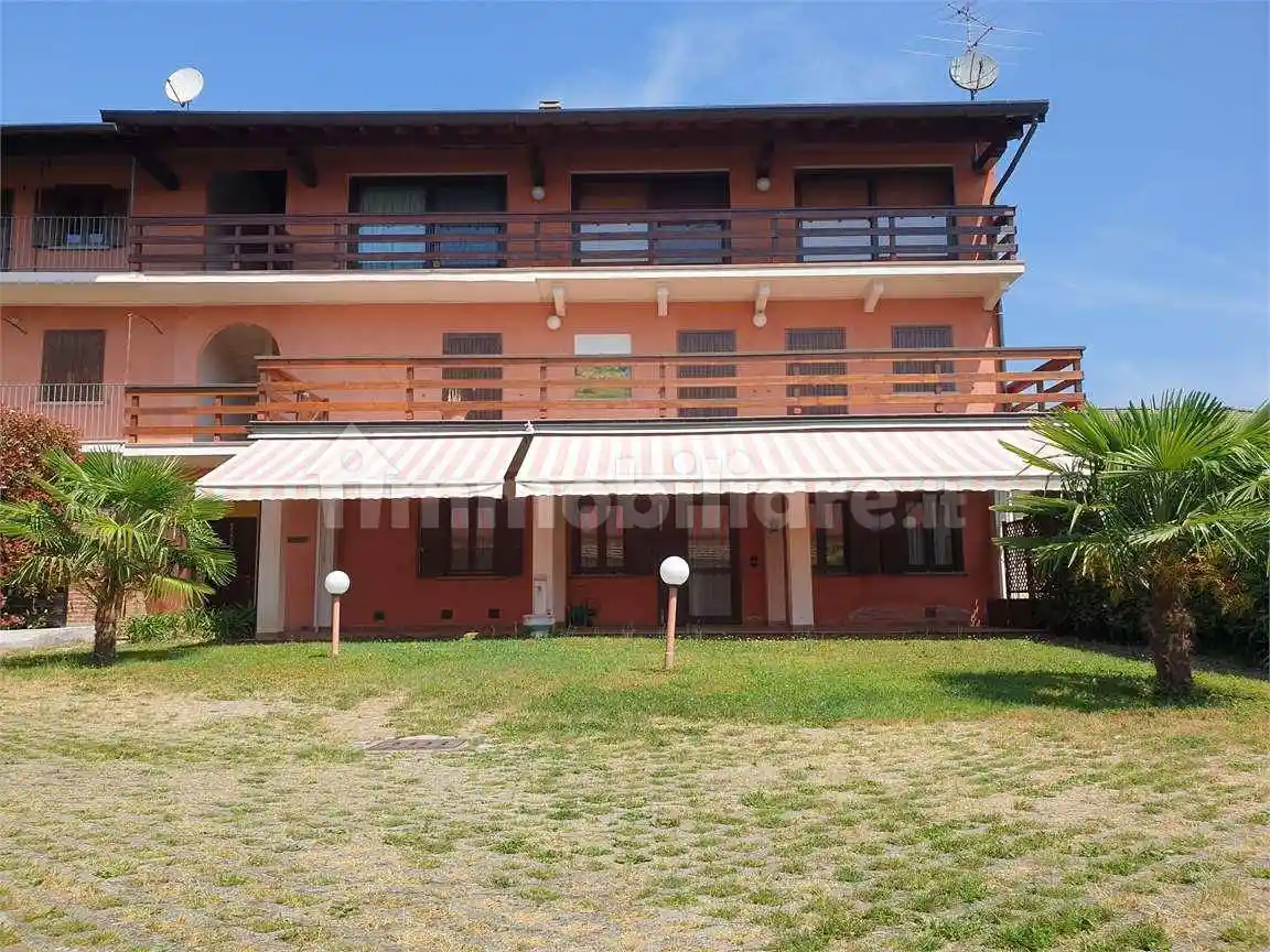 Casa indipendente in vendita a Bogogno