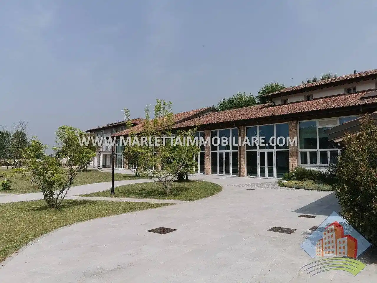 Palazzo - Edificio in Affitto - foto 2