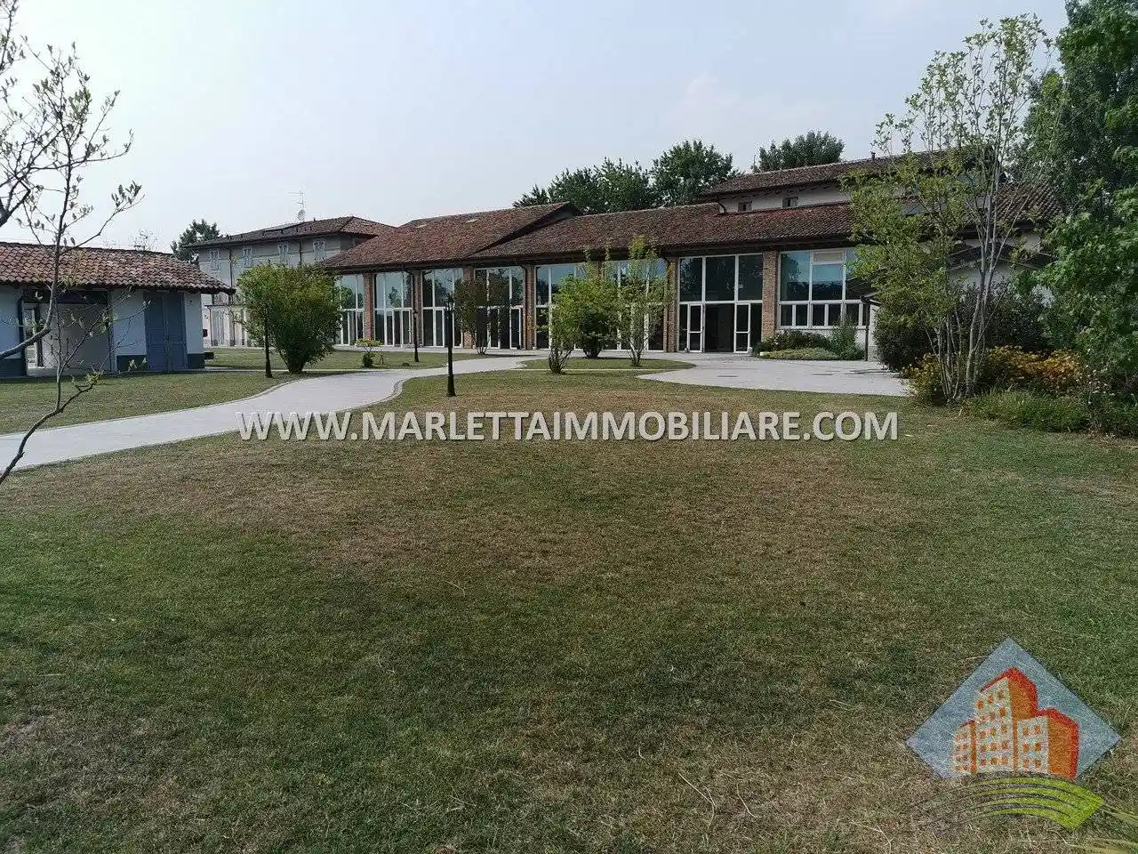 Palazzo - Edificio in Affitto - foto 3