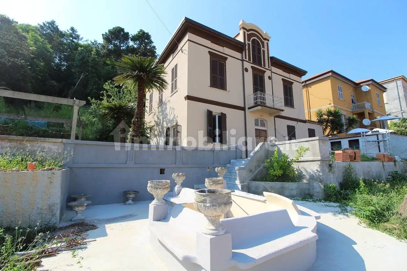 Villa in vendita a La Spezia