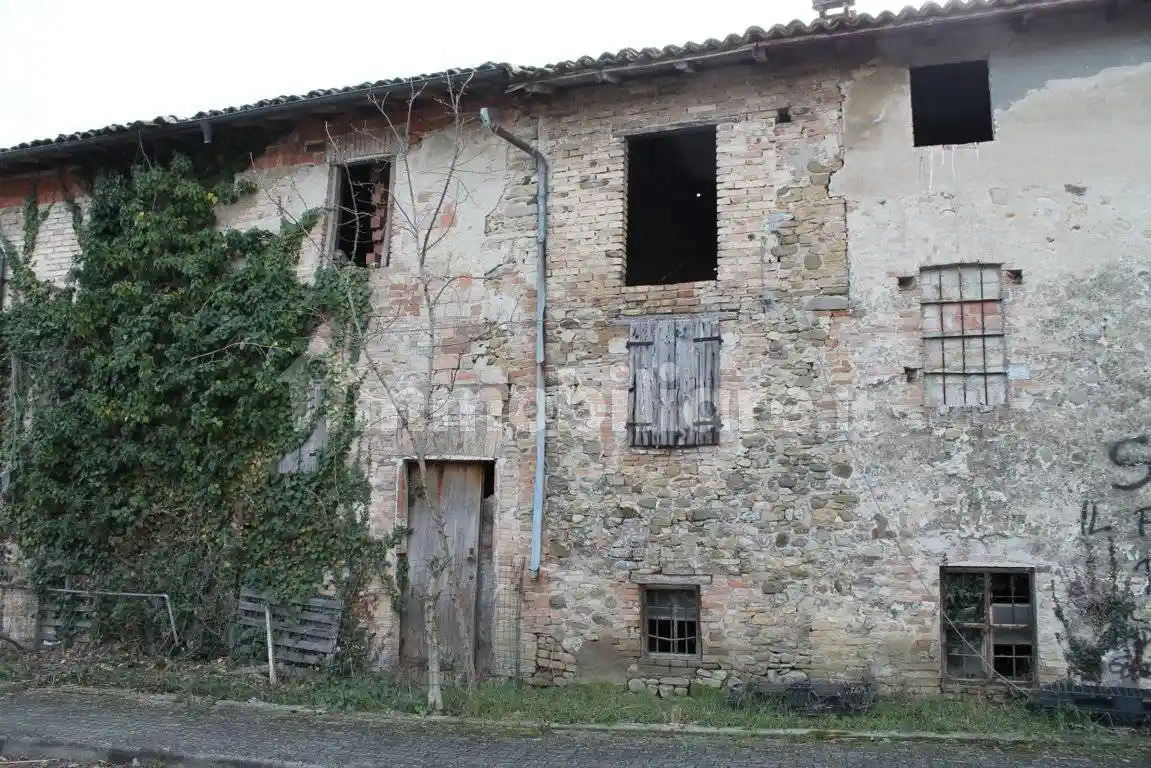 Casa indipendente in vendita a Traversetolo