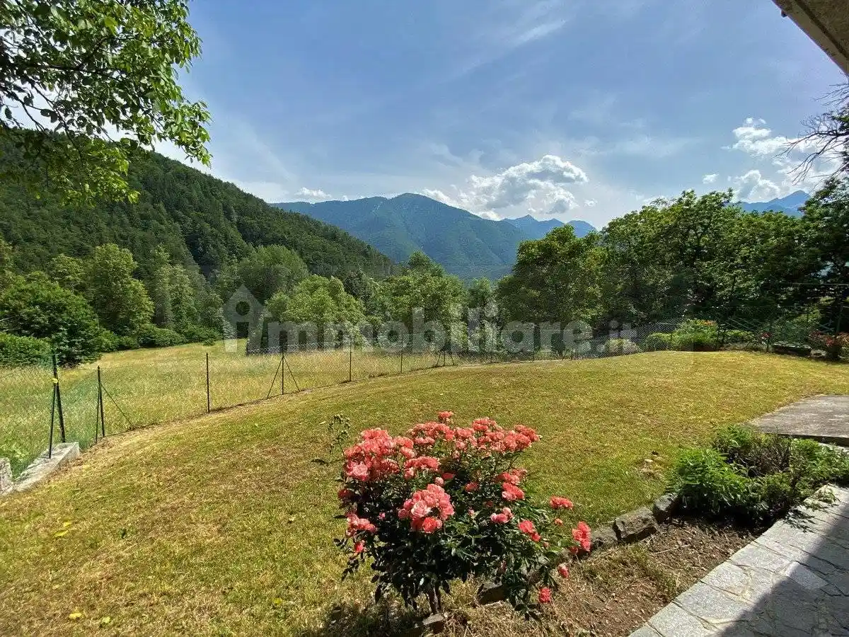 Casa indipendente in vendita a Craveggia