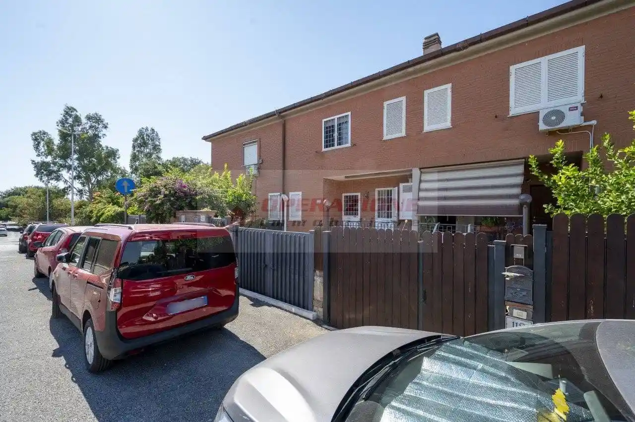 Villetta a schiera in vendita a Roma