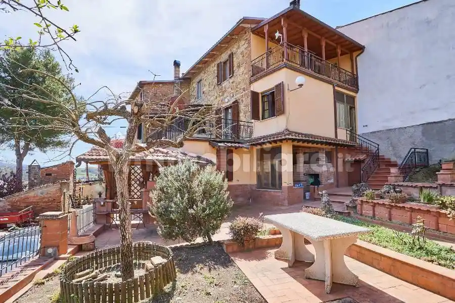 Casa indipendente in vendita a Castiglione del Lago