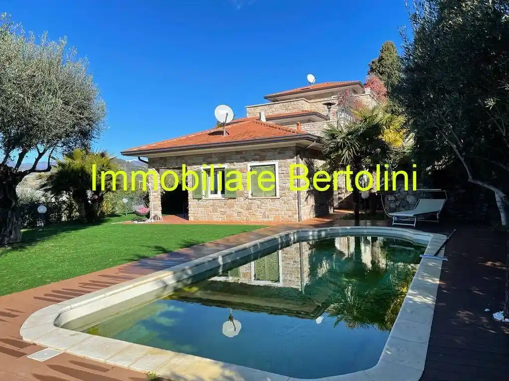 Villa in vendita a Bordighera