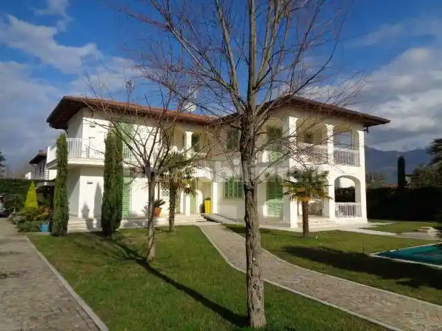 Villa in affitto a Forte dei Marmi