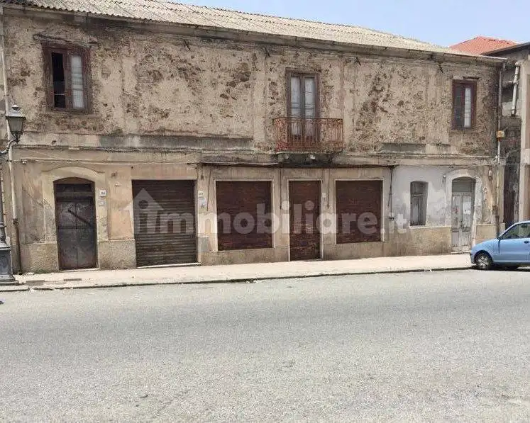 Palazzo - Edificio in vendita a Gioia Tauro