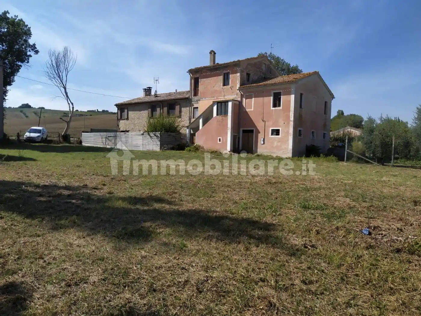 Rustico - Casale in vendita a Monte Roberto