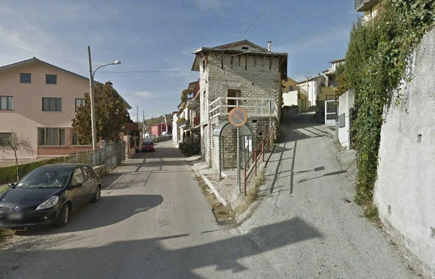 Casa indipendente in vendita a Pizzoli
