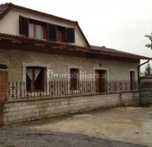 Villa in vendita a Pergola