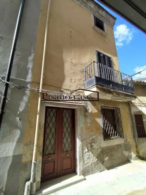 Casa indipendente in vendita a Roggiano Gravina