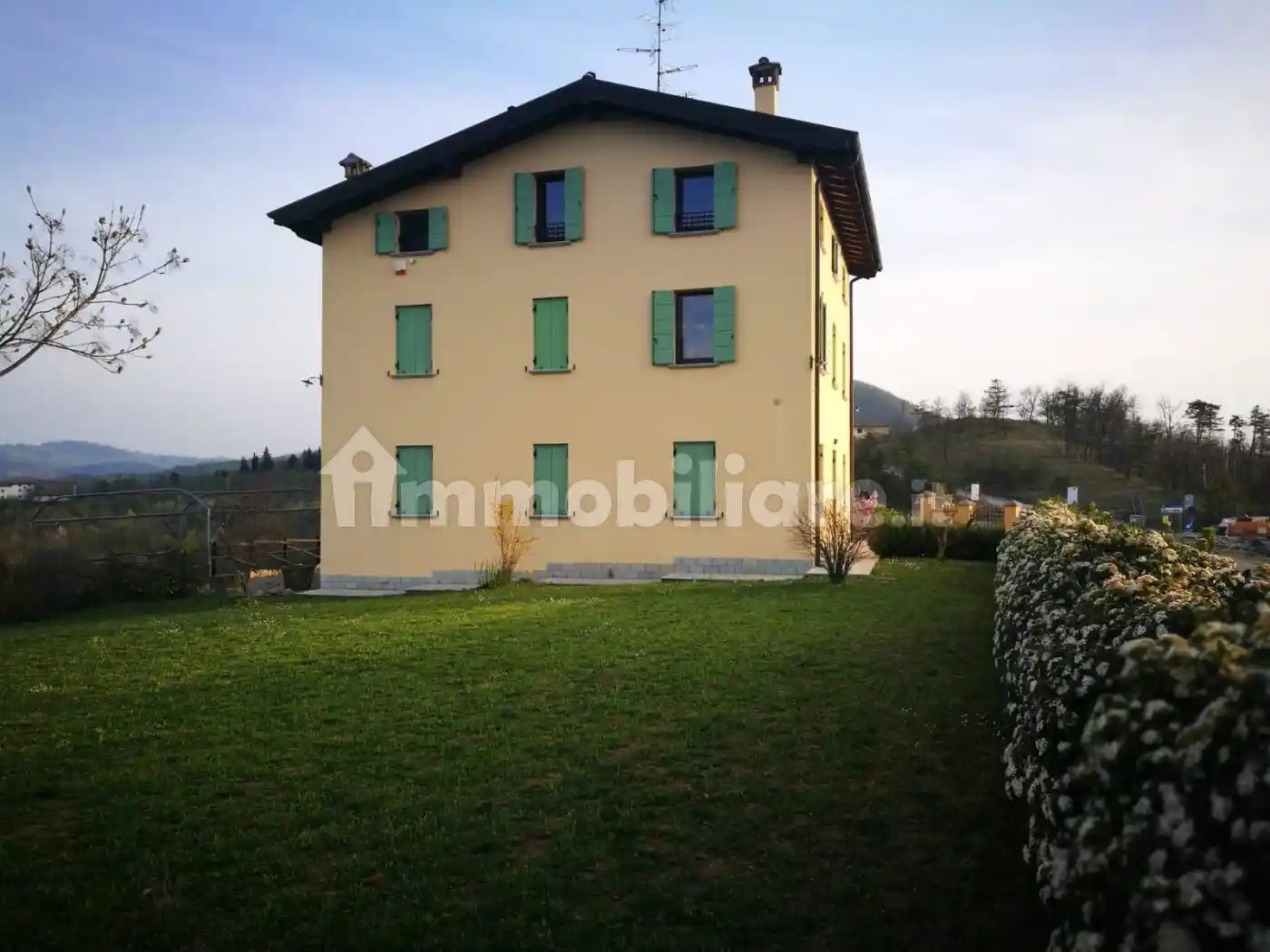 Villa in vendita a Canossa