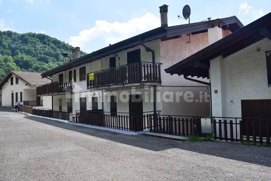 Appartamento in vendita a Costa Serina