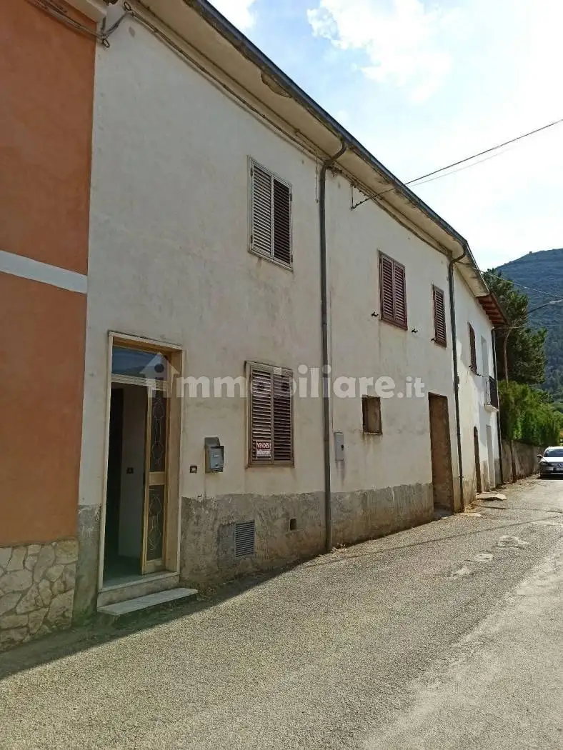 Appartamento in vendita a Vittorito