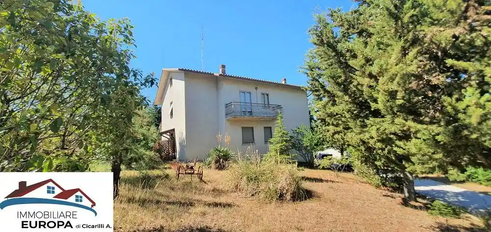Villa in vendita a Macerata