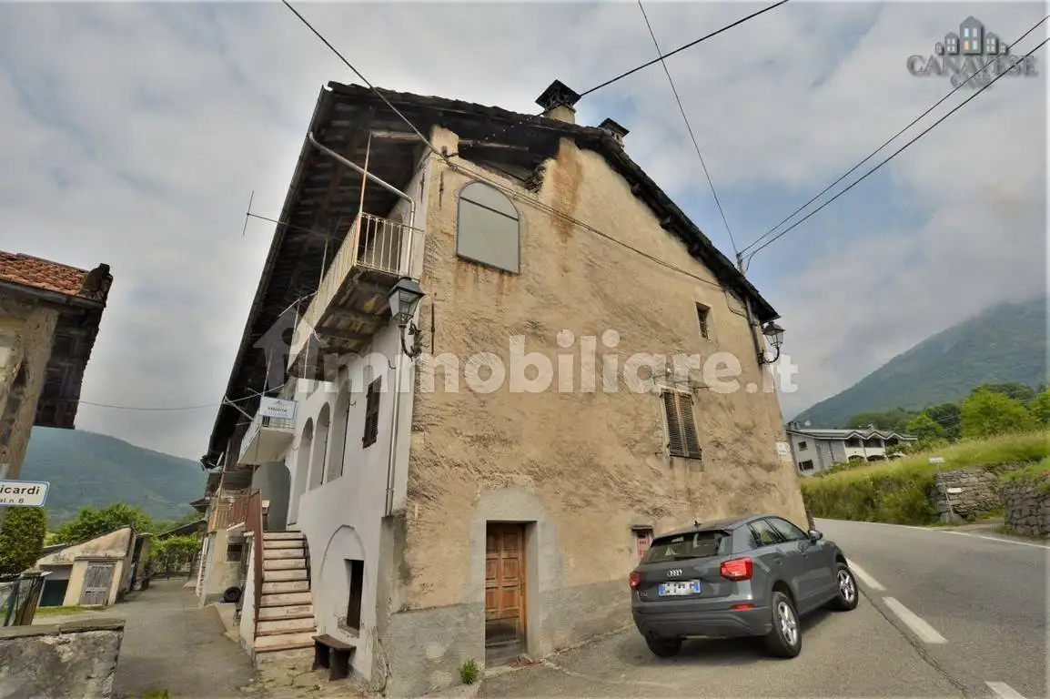 Casa indipendente in vendita a Valchiusa