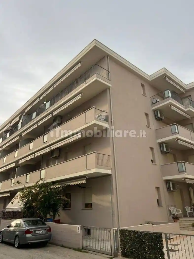 Trilocale via Calabria 14, Lungomare Marconi, Alba Adriatica - foto 2