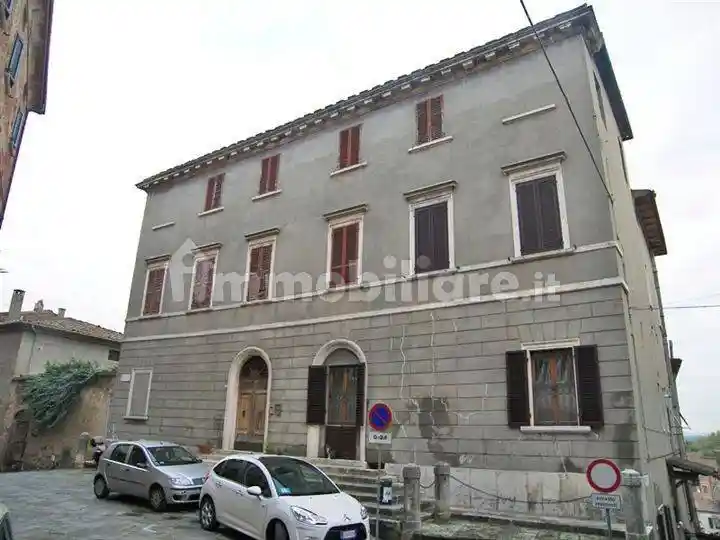 Palazzo - Edificio in vendita a Sinalunga