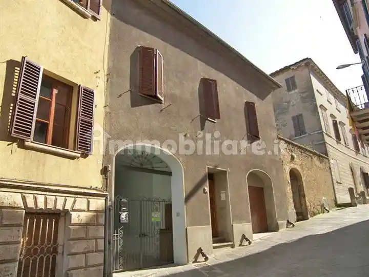 Casa indipendente in vendita a Sinalunga