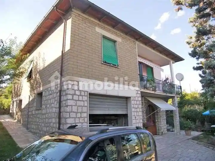 Casa indipendente in vendita a Sinalunga