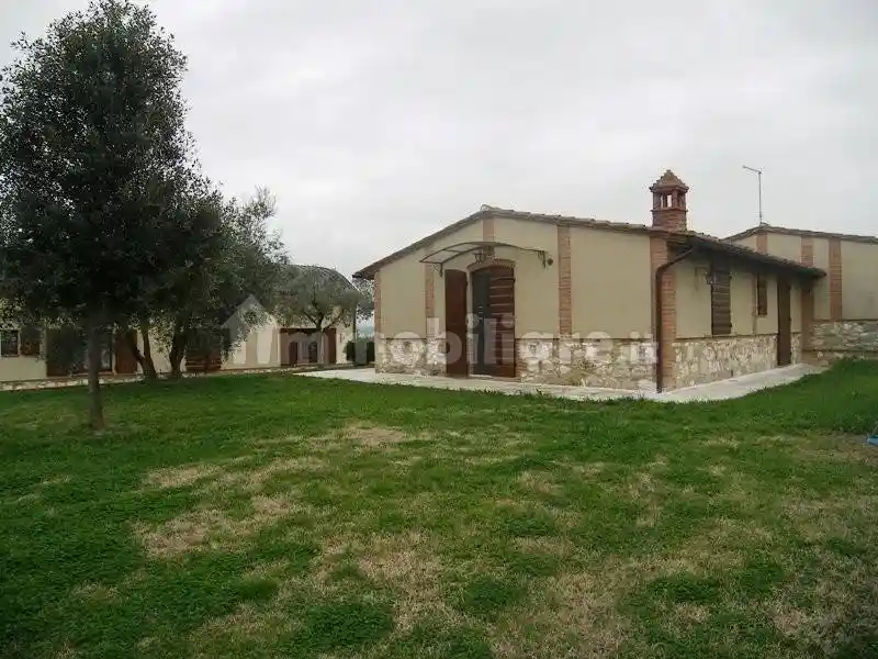 Villa in vendita a Asciano
