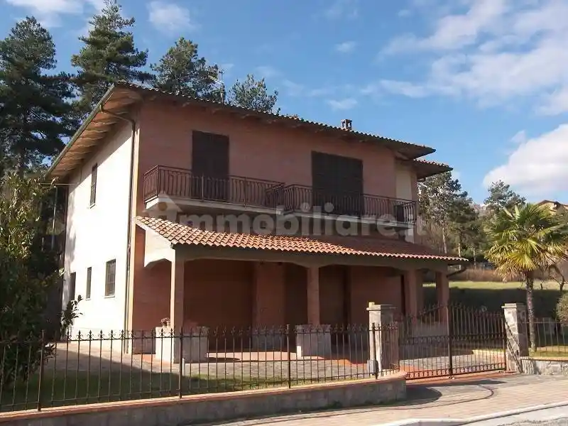 Casa indipendente in vendita a Sinalunga