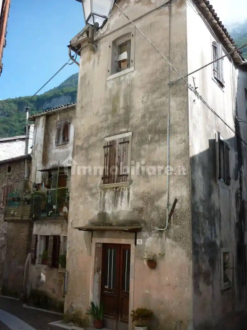 Terratetto unifamiliare via dei Fiori 18, Castello Lavazzo, Longarone - foto 5