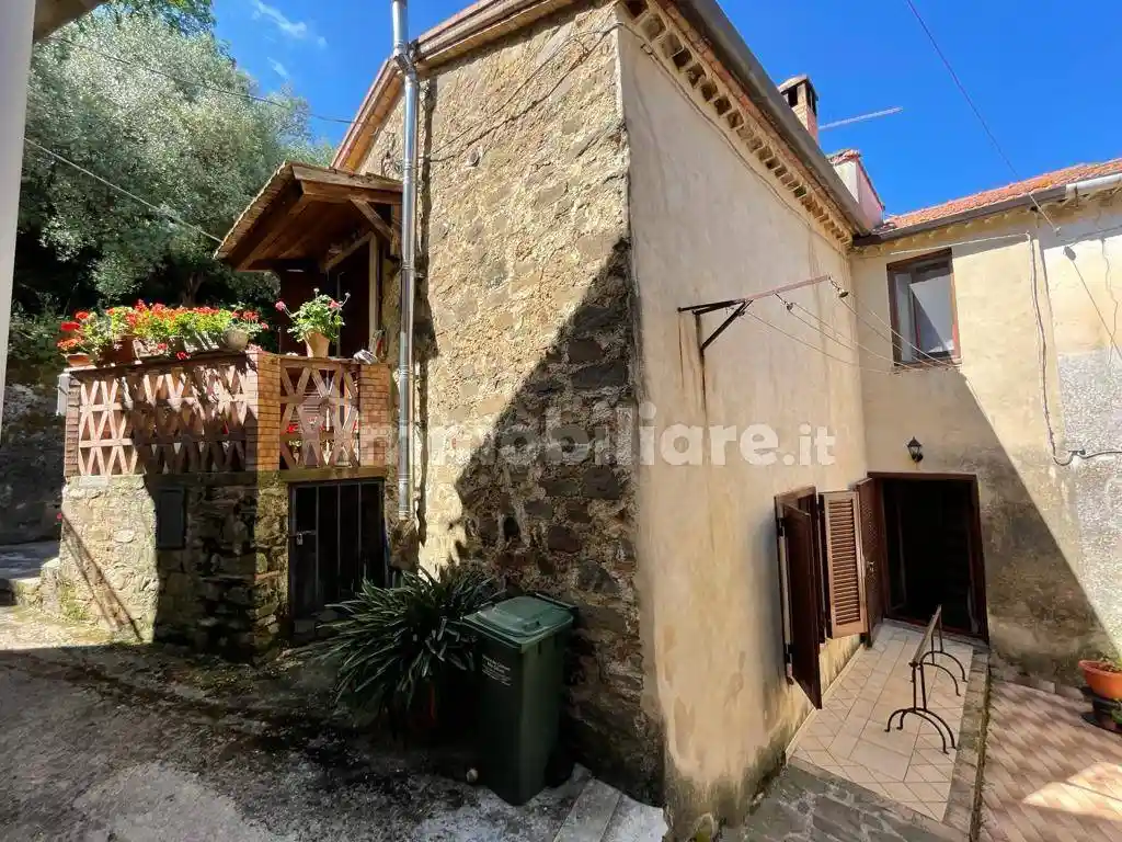 Villa in vendita a Laureana Cilento