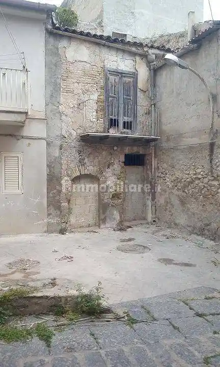 Palazzo - Edificio in vendita a Licata