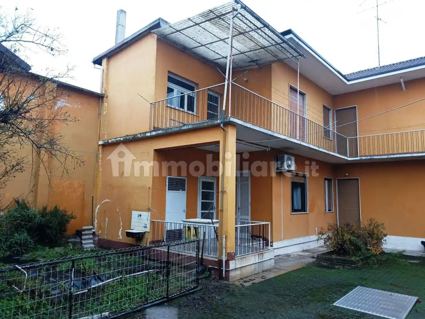 Villa in vendita a Robbio