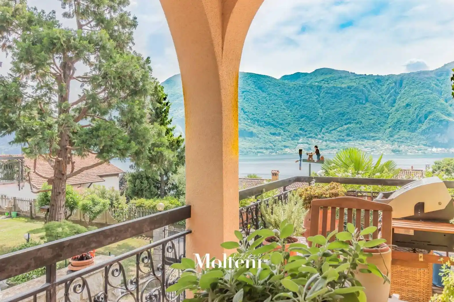 Villa in vendita a Mandello del Lario