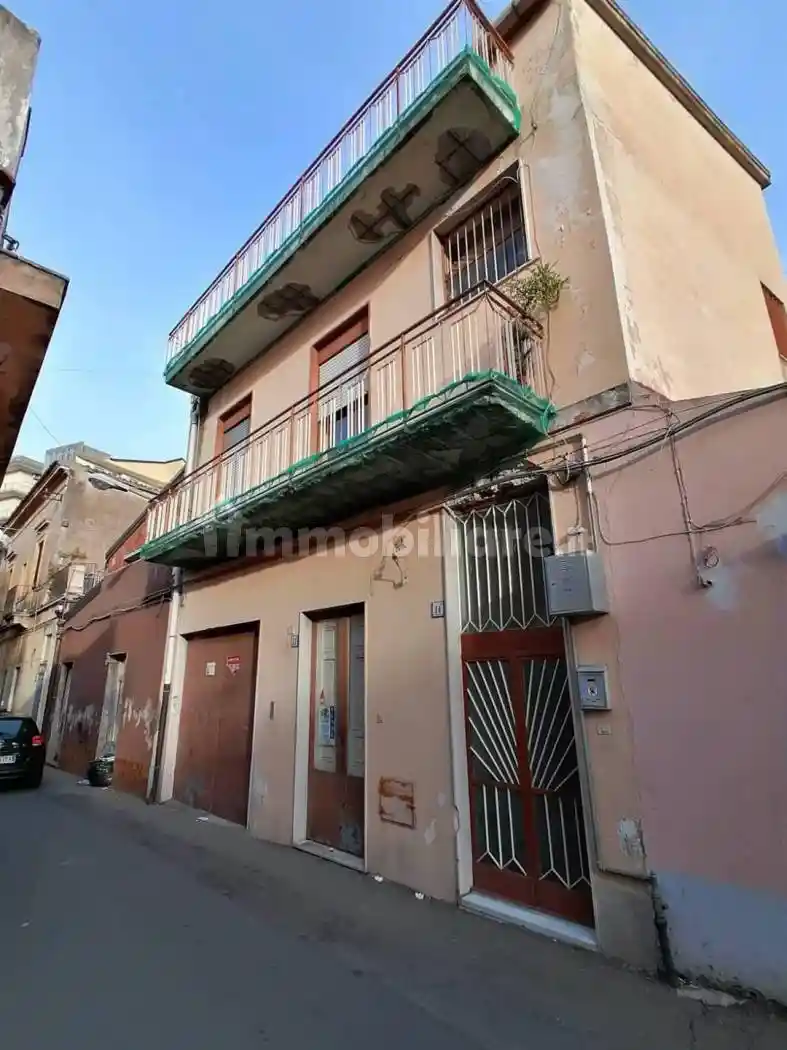 Casa indipendente in vendita a Aci Catena