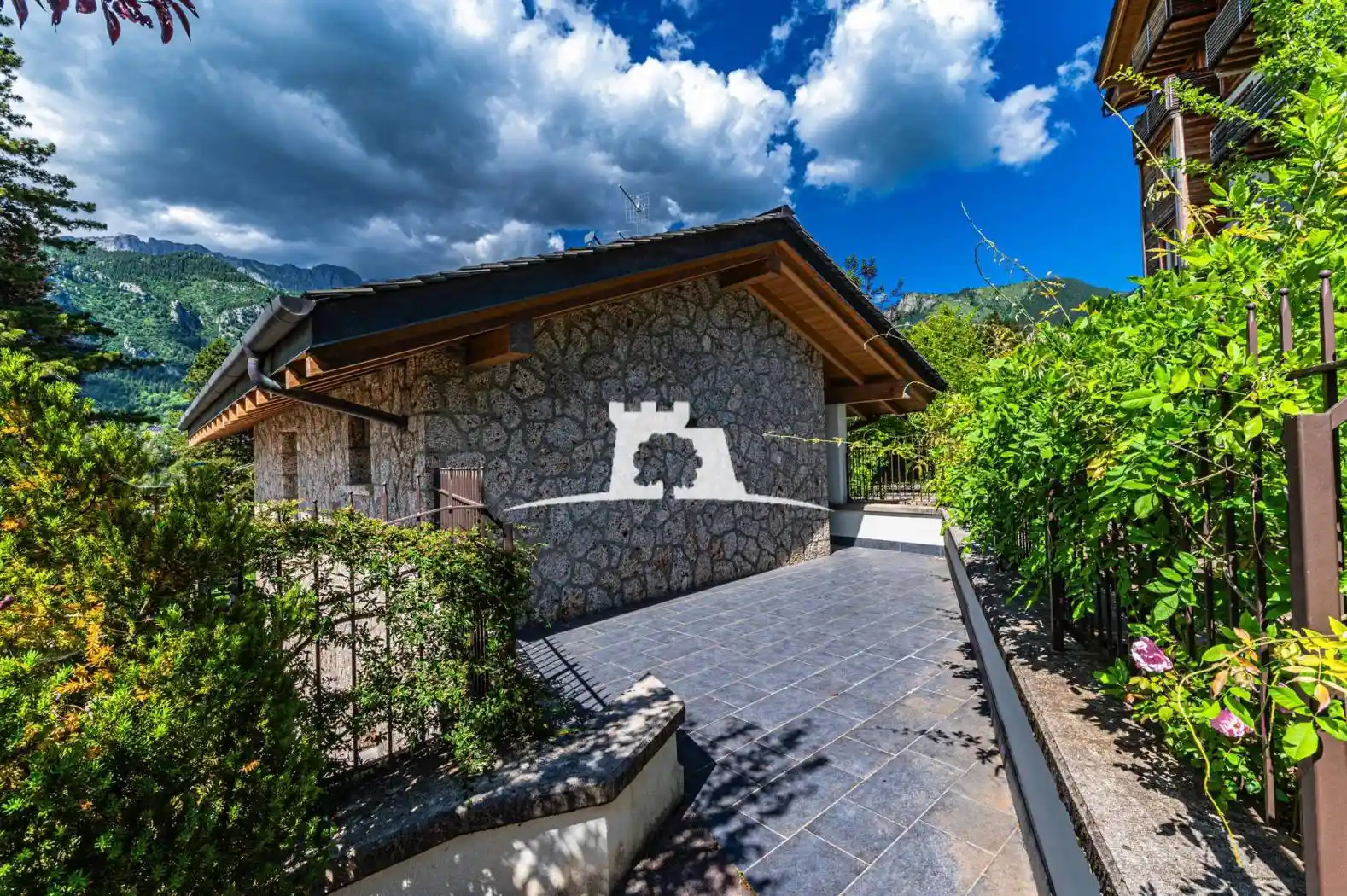 Villa in vendita a Castione della Presolana