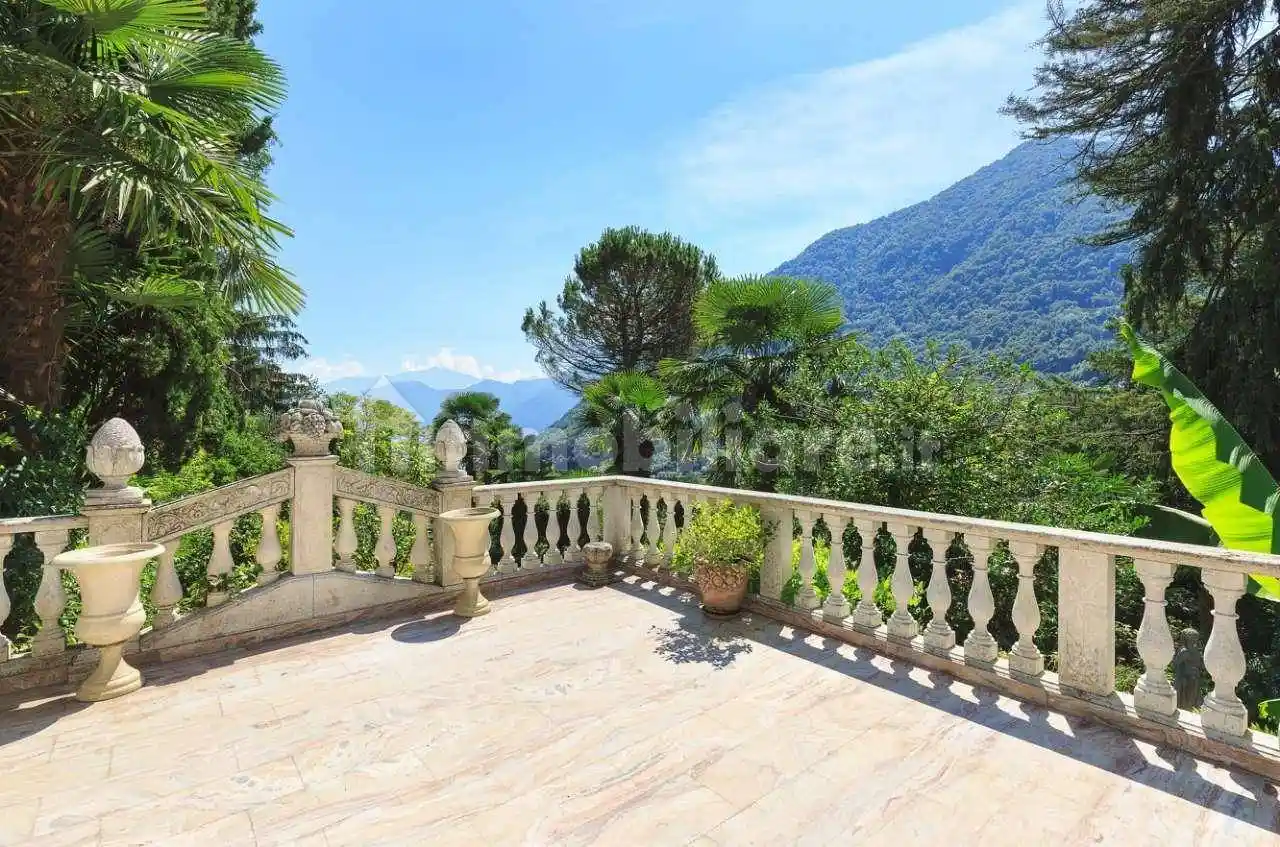 Villa in vendita a Dizzasco