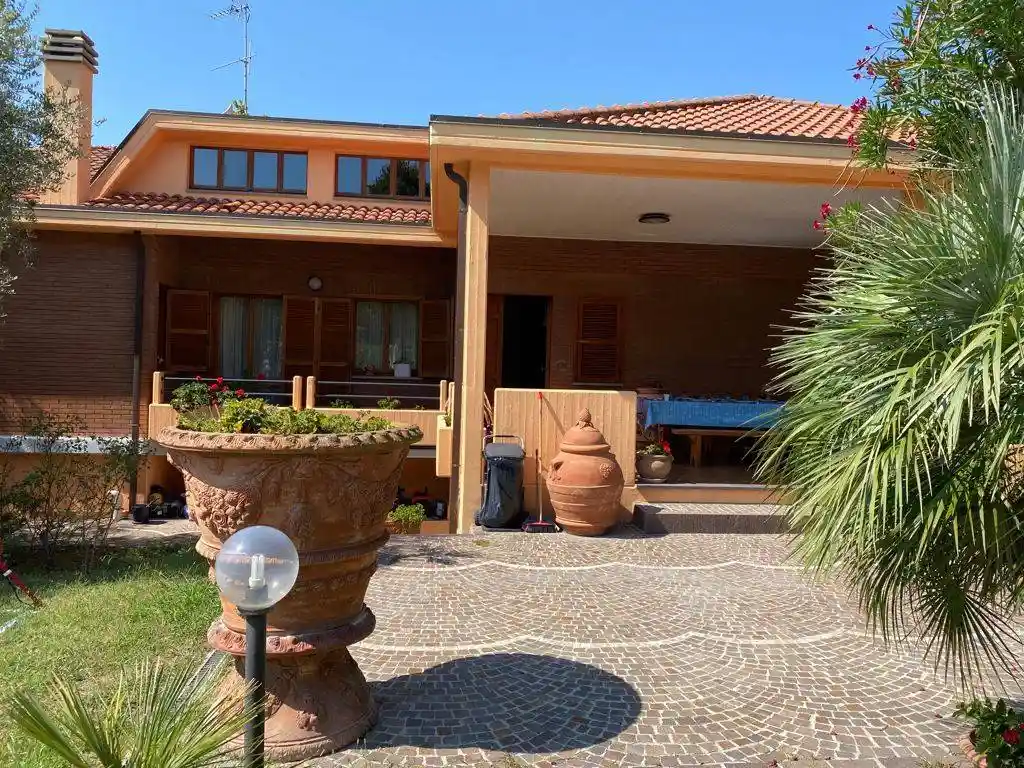 Villa in vendita a Pesaro
